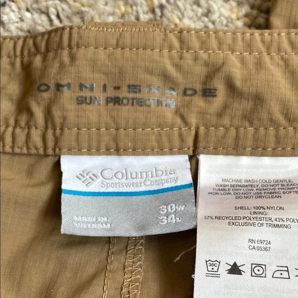Columbia Men’s 30x34 convertible hiking pants - Picture 2 of 11